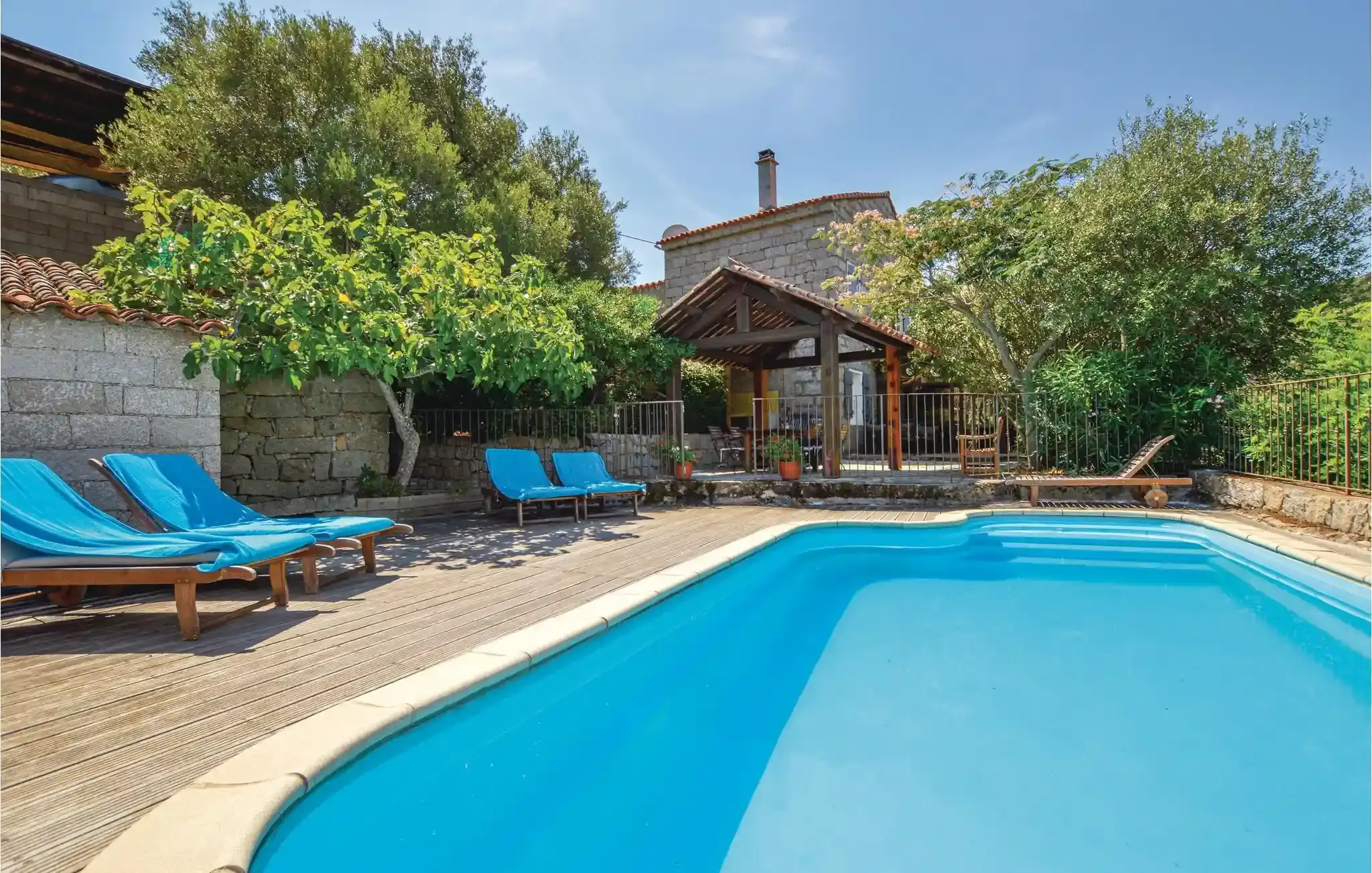 Acqua Front Villas – The Ultimate Luxury Waterfront Retreat