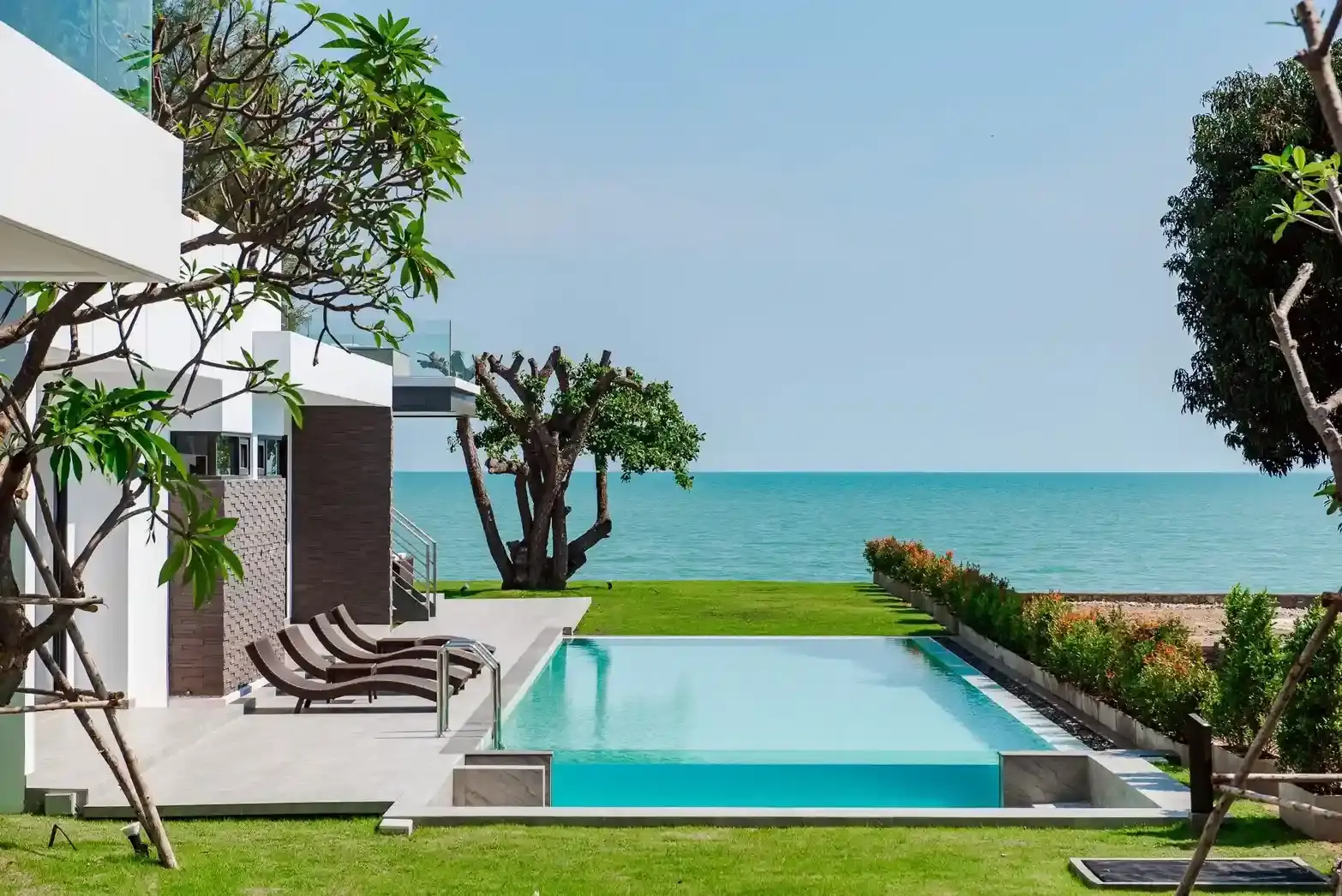 Acqua Front Villas – The Ultimate Luxury Waterfront Retreat